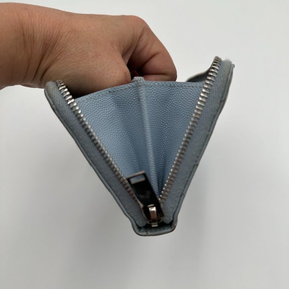 YSL Chevron  'Monogram' Zip Around Quilted Calfskin in Sugar Sand - Picture 8 of 12